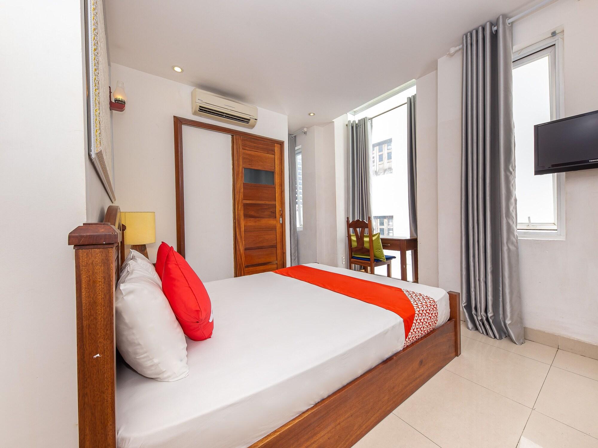 White Lion Hotel ニャチャン エクステリア 写真
