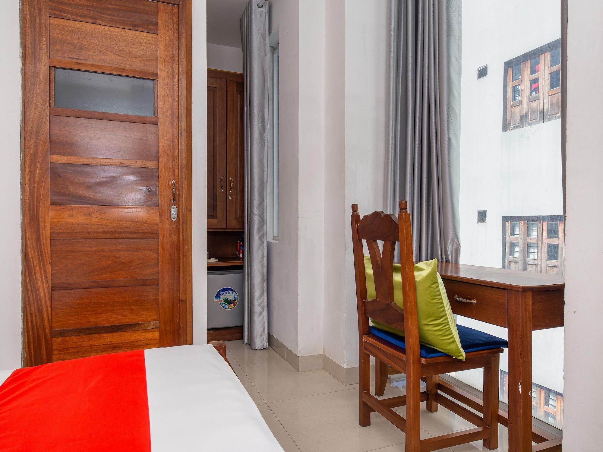 White Lion Hotel ニャチャン エクステリア 写真