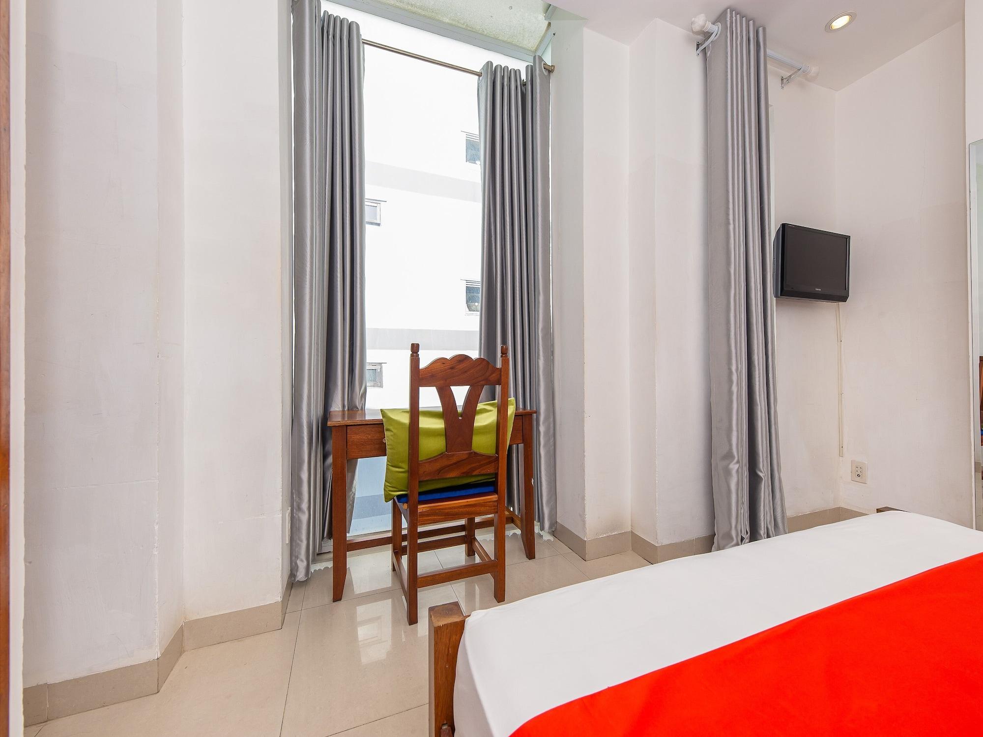 White Lion Hotel ニャチャン エクステリア 写真