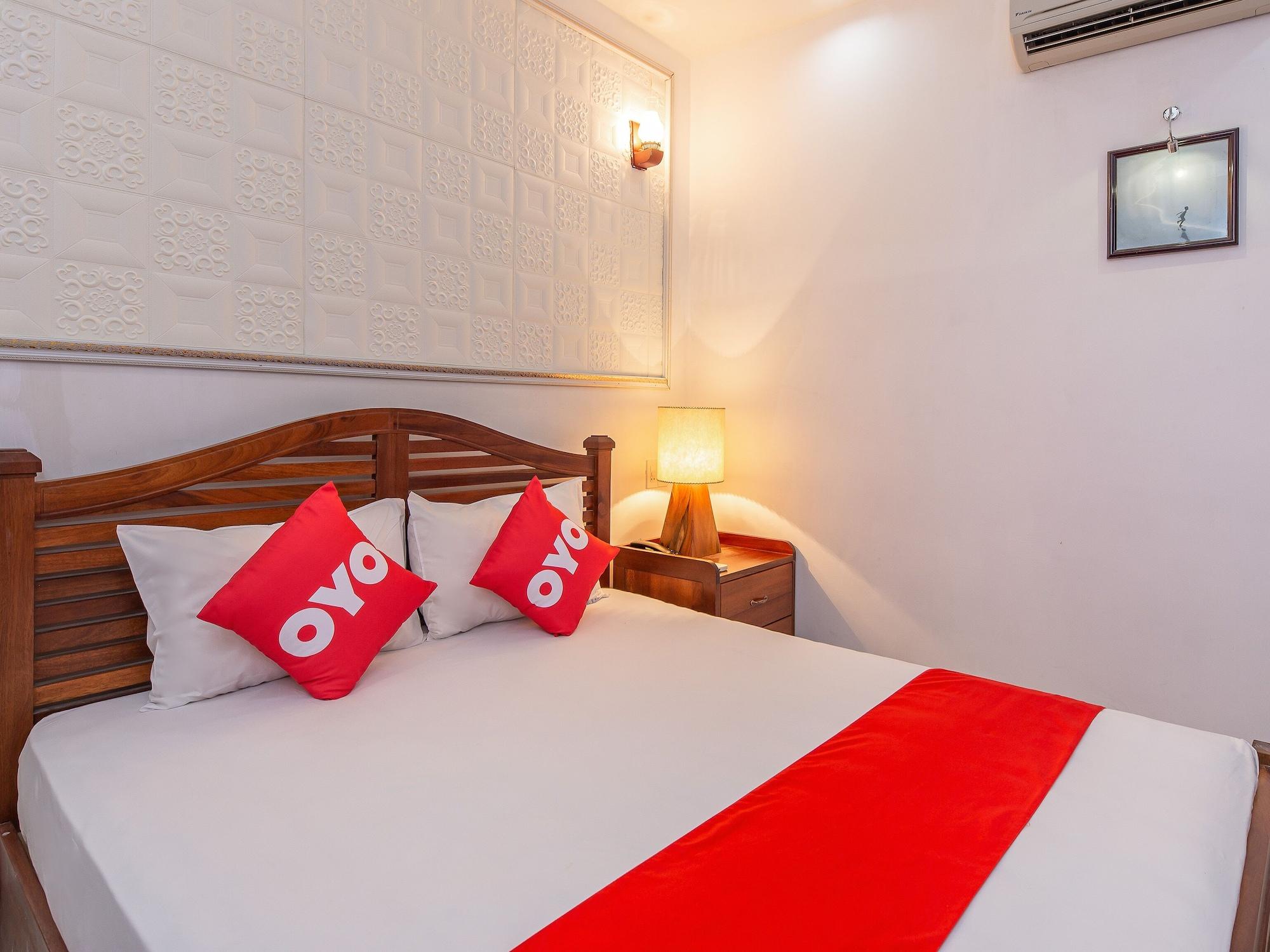 White Lion Hotel ニャチャン エクステリア 写真