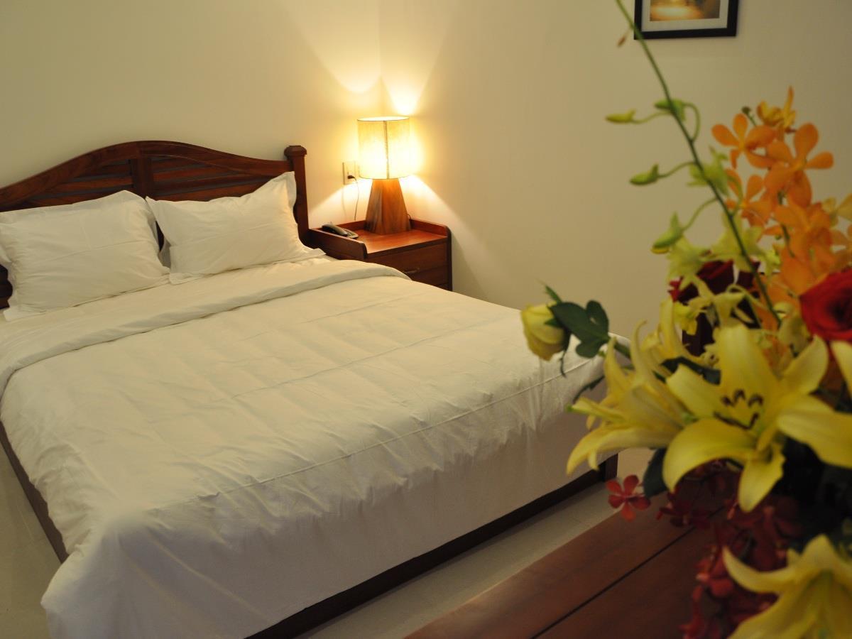 White Lion Hotel ニャチャン エクステリア 写真