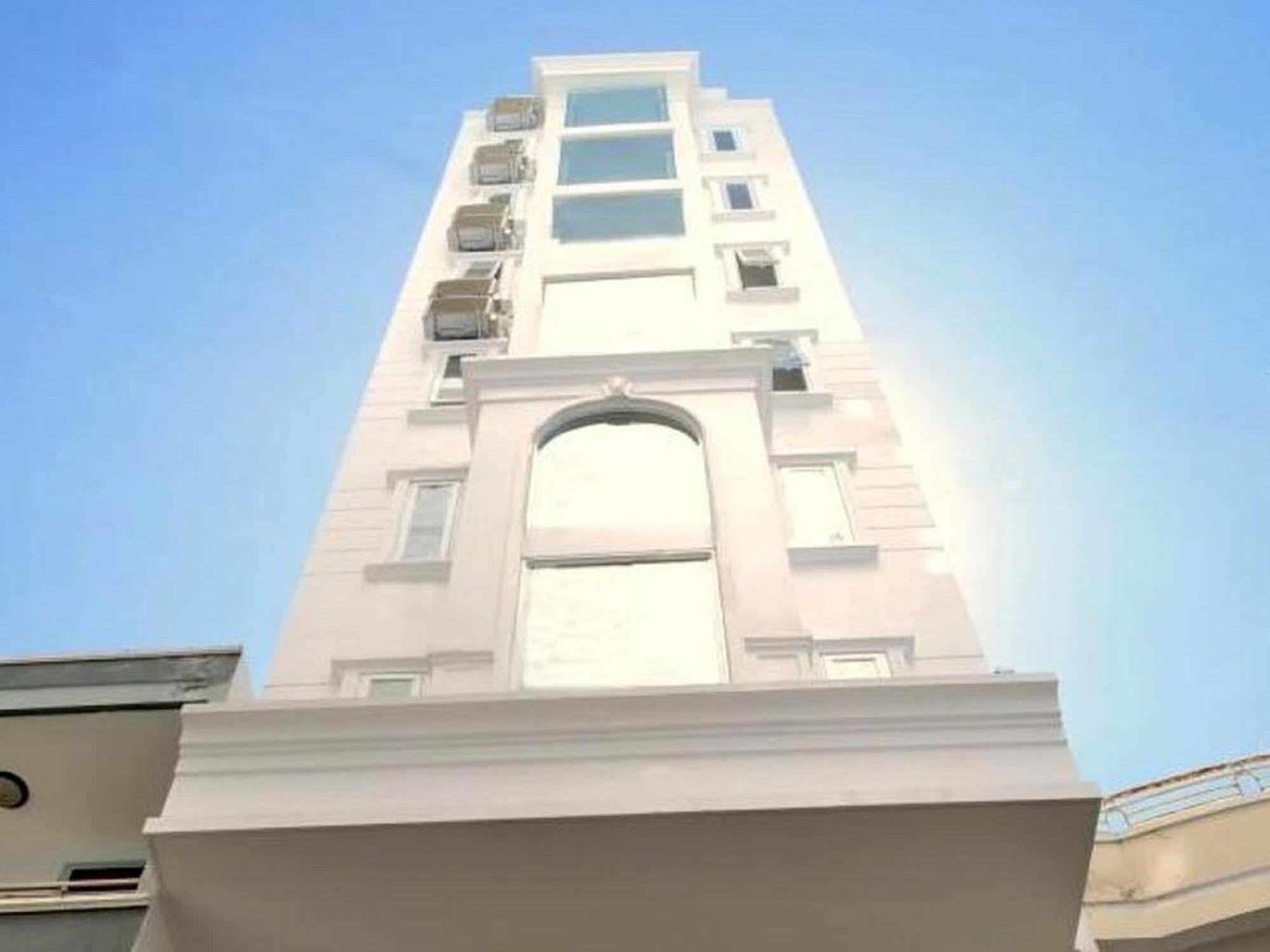 White Lion Hotel ニャチャン エクステリア 写真